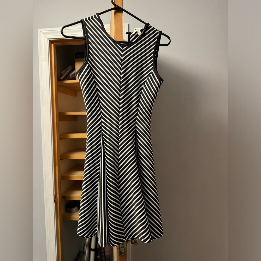 Monteau XS Black and White Dress NEW WITH TAGS